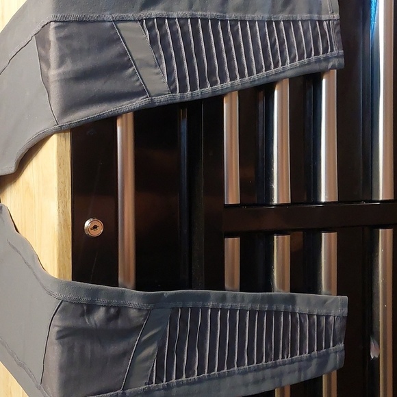 ALO YOGA | gray moto leggings Medium - Picture 8 of 8